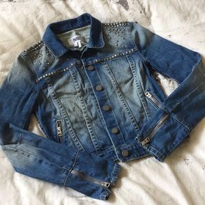 ▪️PAIGE Studded Denim Jacket